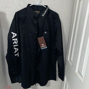 Men’s Ariat Team Logo Twill Classic Fit Shirt in size XL, brand new with tag